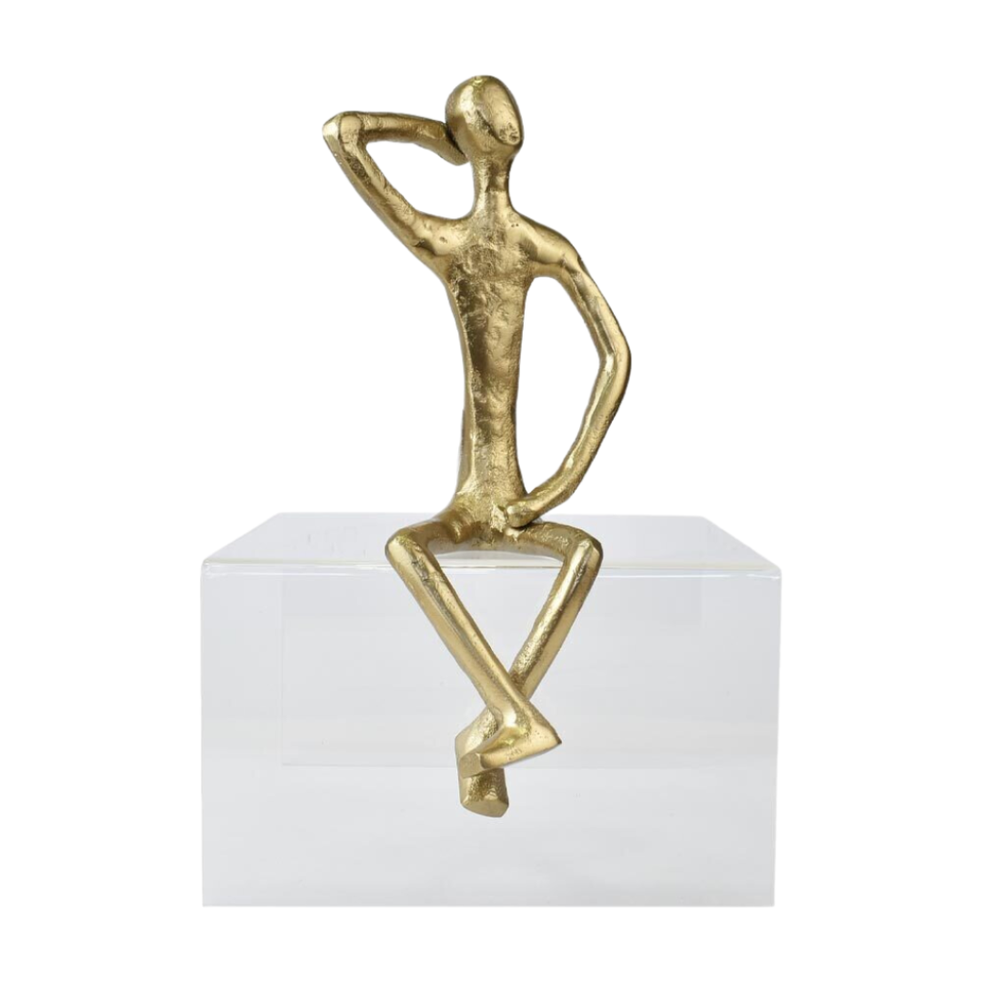 Escultura Metal Homem Sentado Braço na Cabeça - Entrecasa